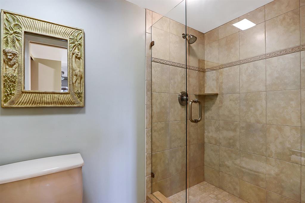 1001 Seafarer Circle 102
