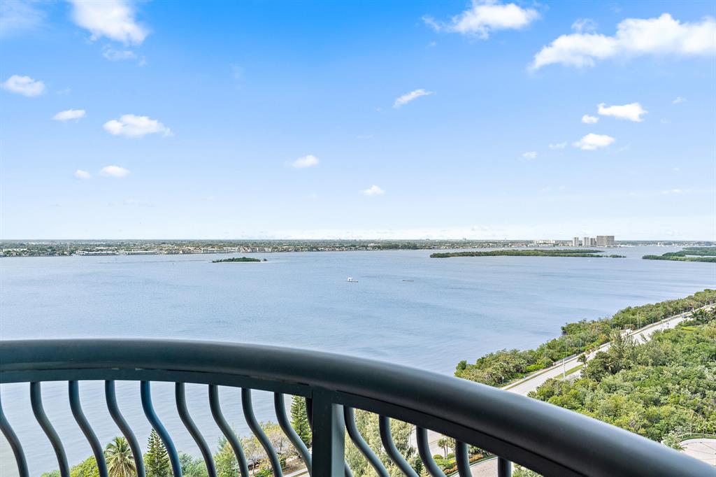 5150 N Ocean Drive 1901