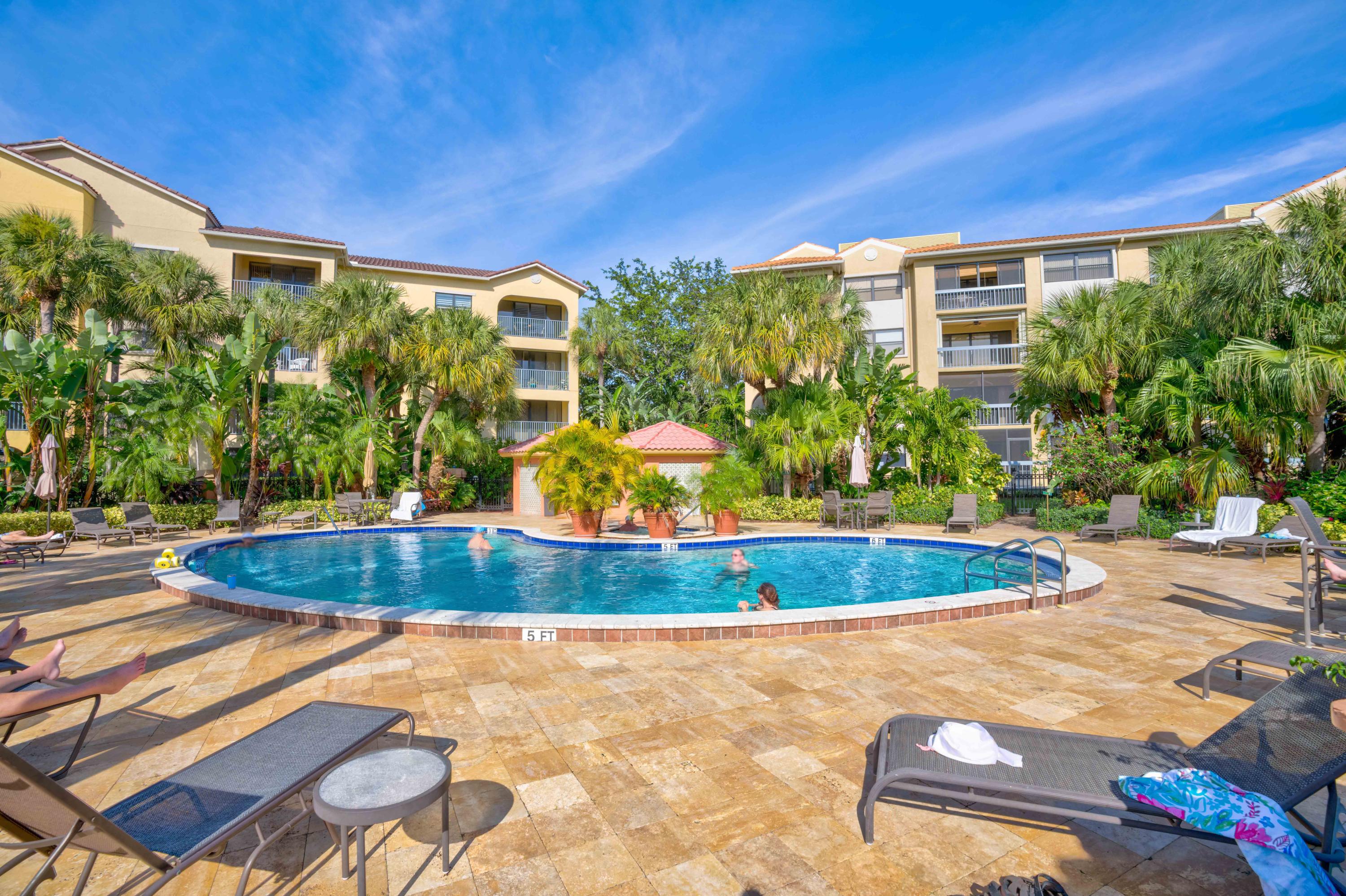 200 Uno Lago Drive 105