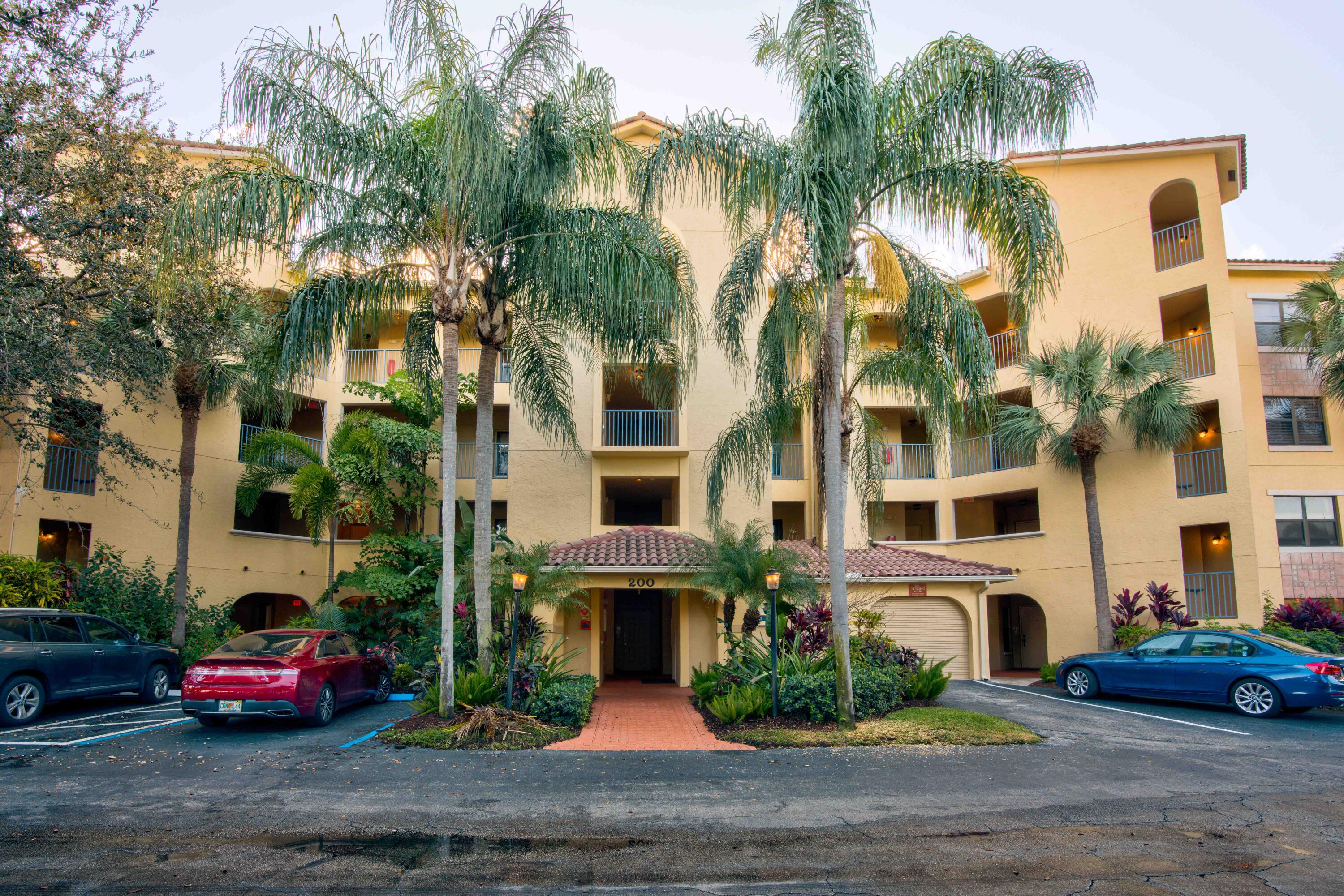 200 Uno Lago Drive 105