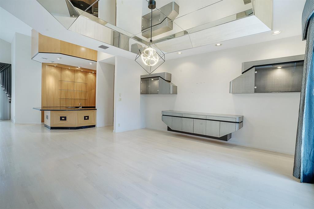 7156 Mandarin Drive