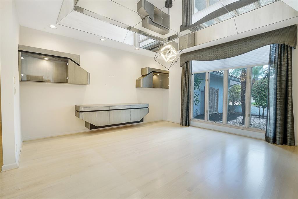 7156 Mandarin Drive