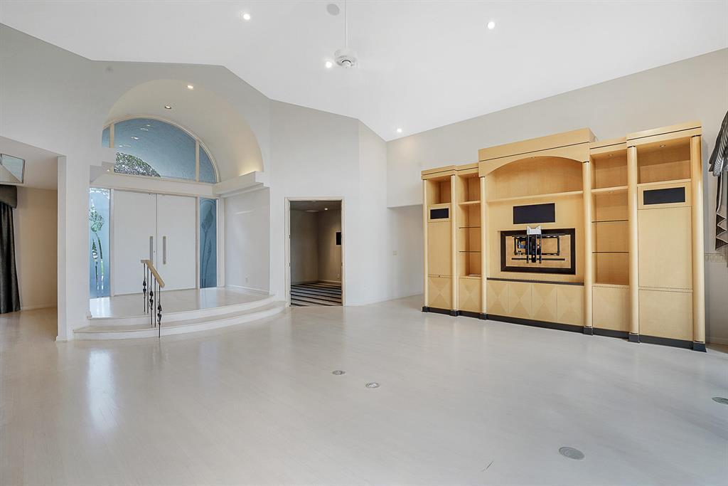 7156 Mandarin Drive