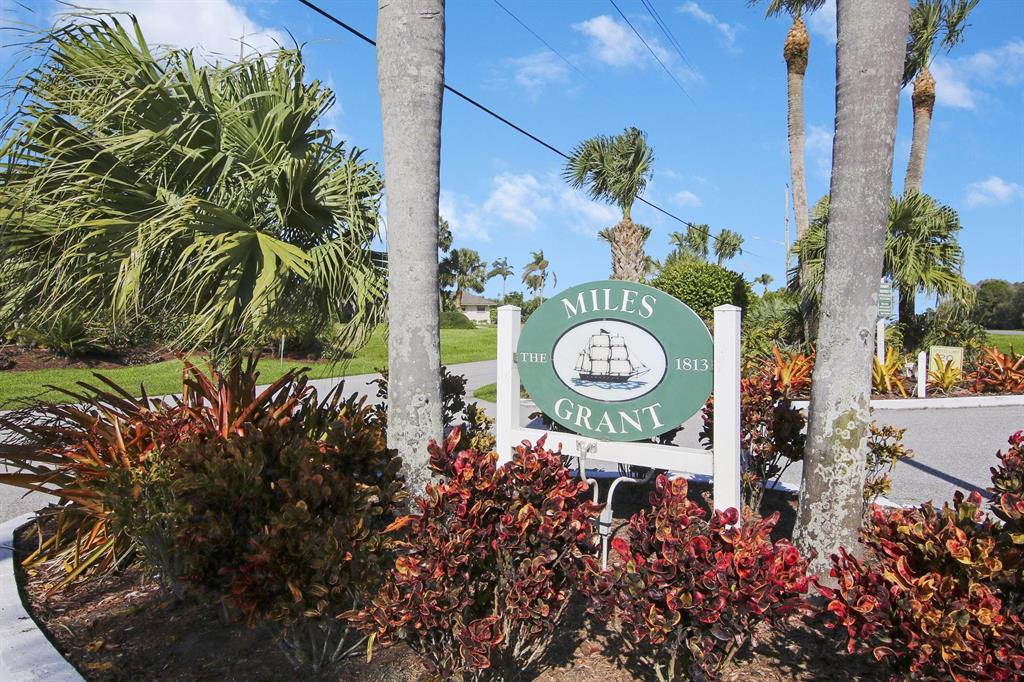 5463 SE Miles Grant Road 101