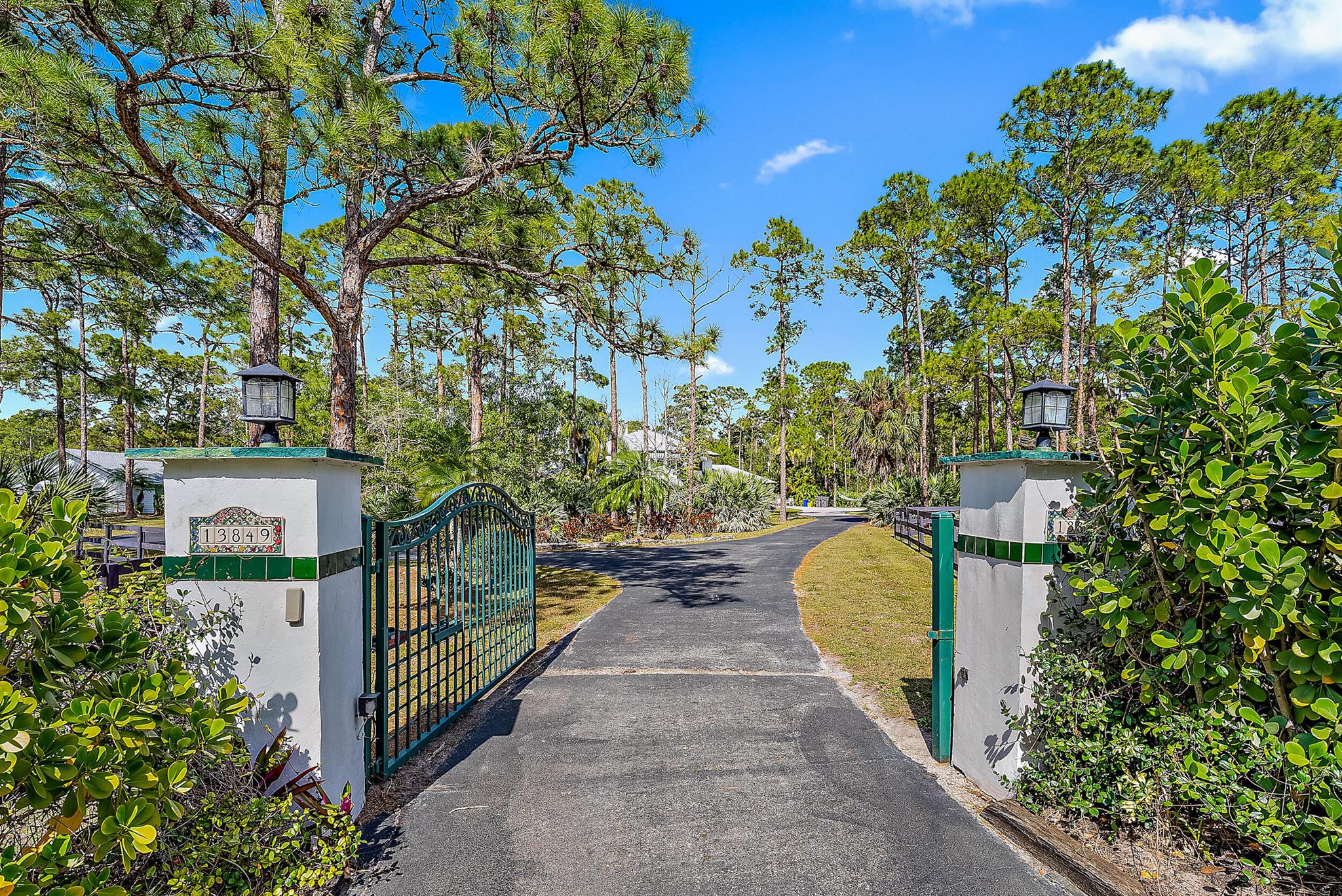 13849 Deer Creek Drive