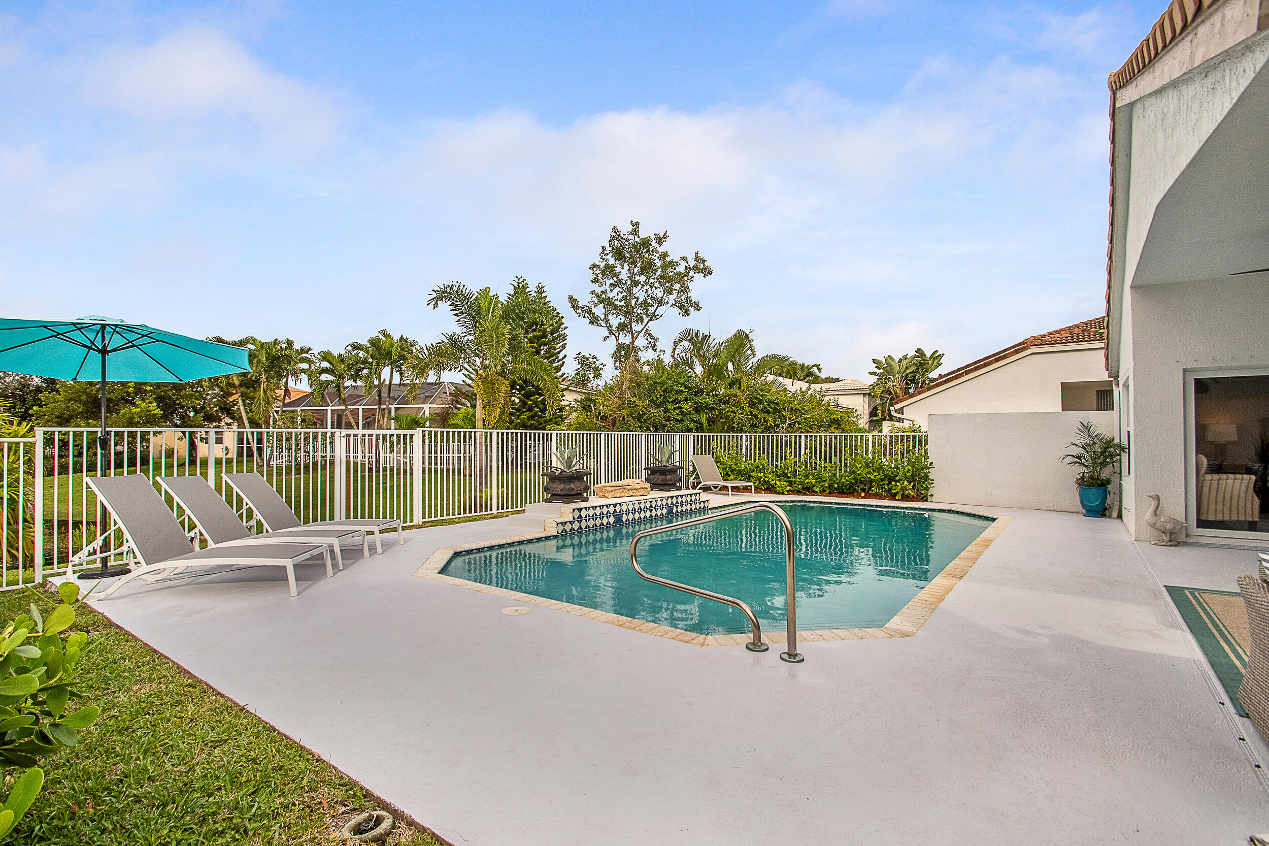 4224 Bluff Harbor Way