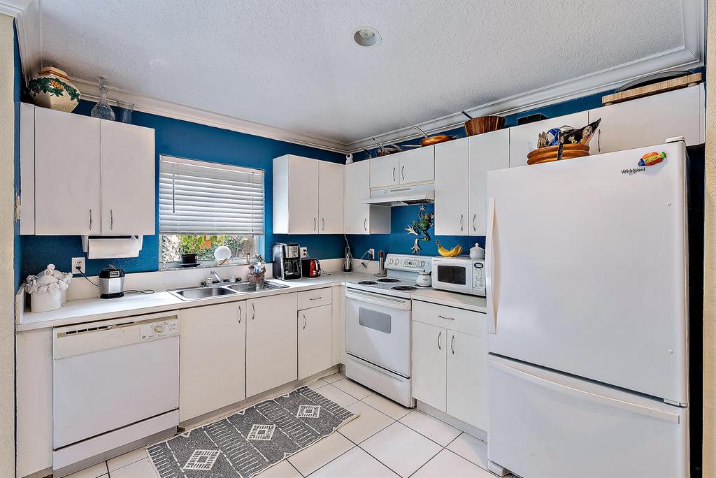 5588 Rambler Rose Way