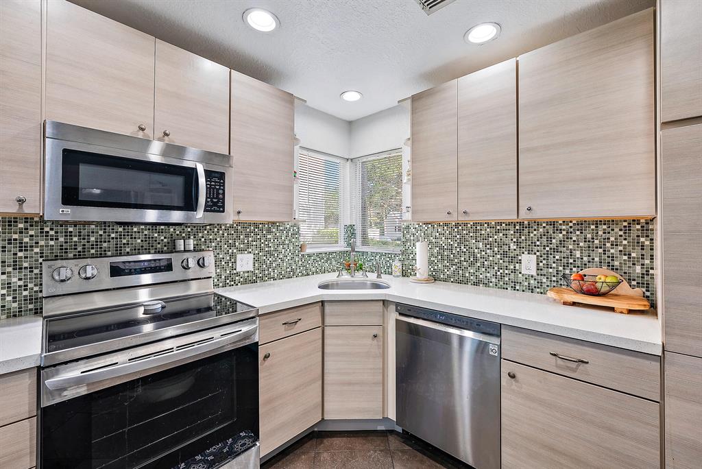 6311 Riverwalk Lane 6
