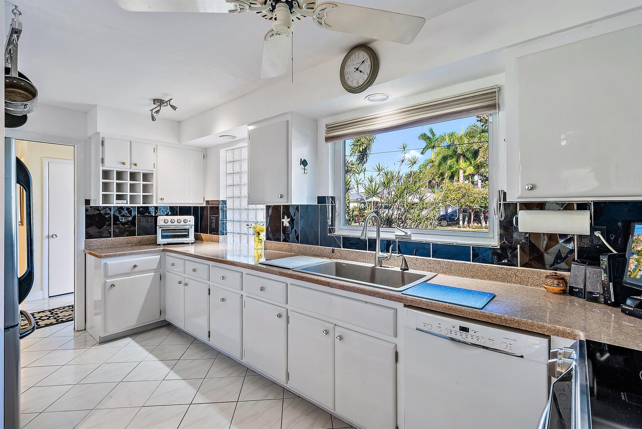 930 Dolphin Drive