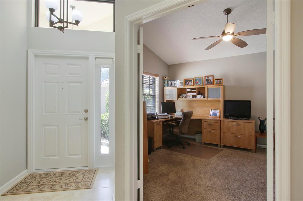 2616 La Cristal Circle