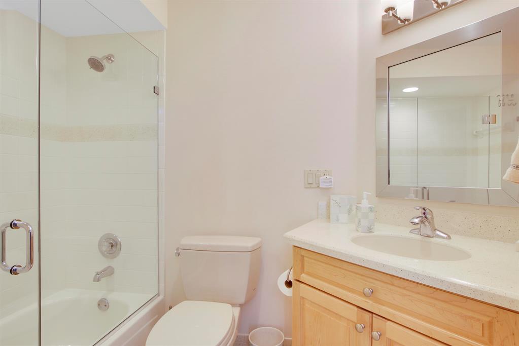 2616 La Cristal Circle
