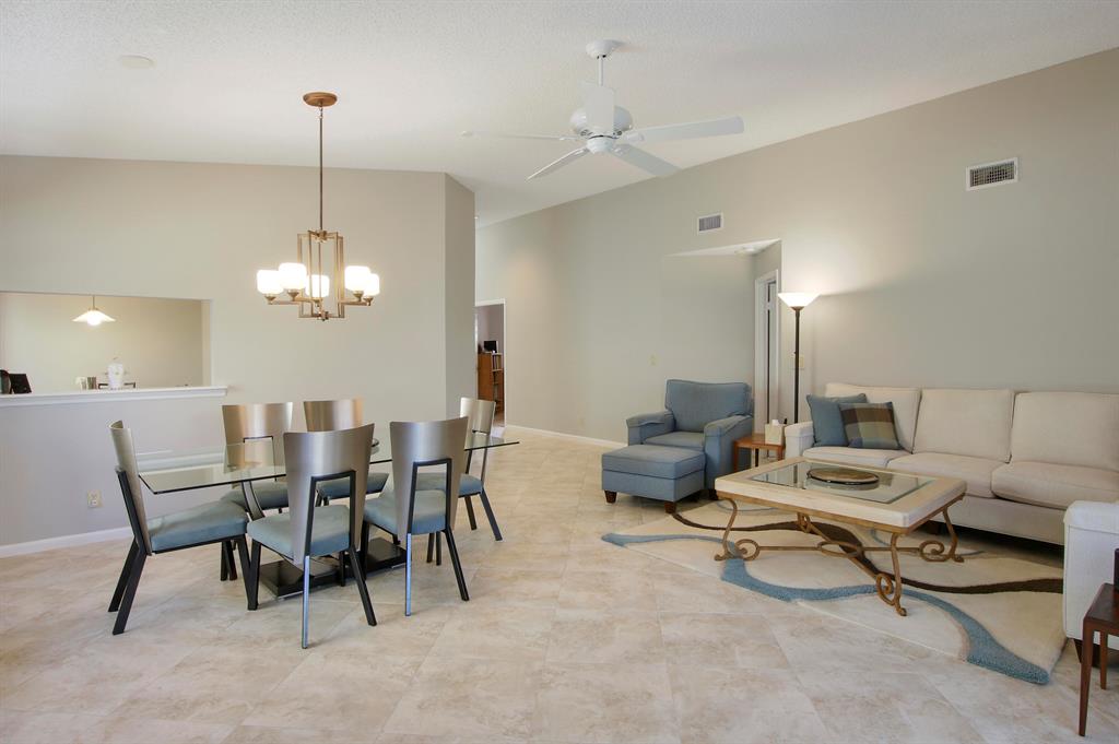 2616 La Cristal Circle
