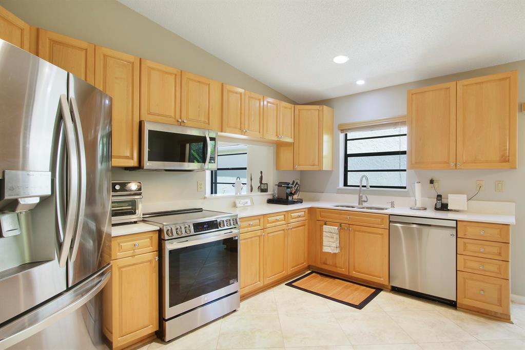 2616 La Cristal Circle