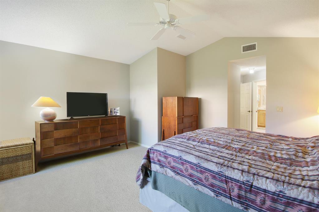 2616 La Cristal Circle