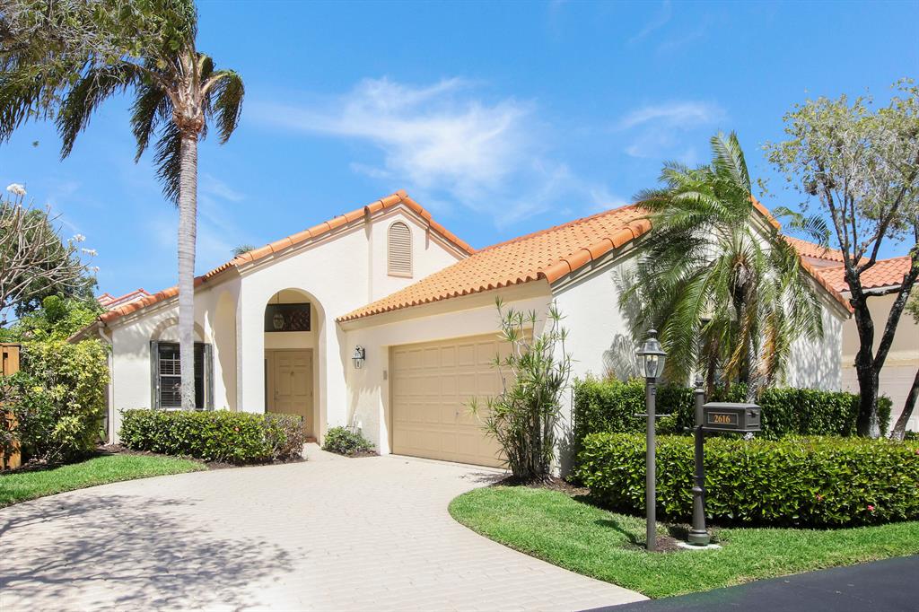 2616 La Cristal Circle