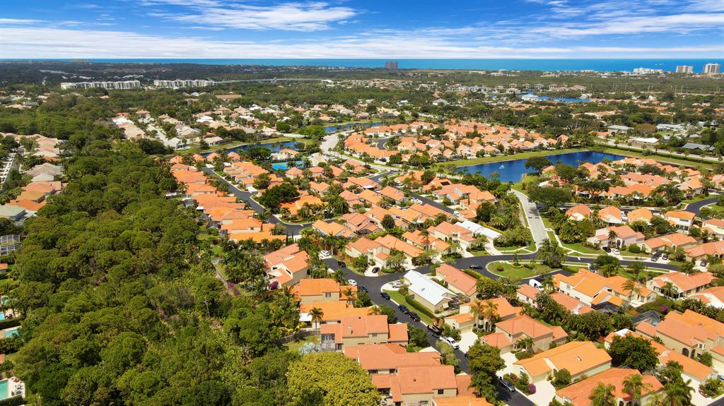 2616 La Cristal Circle