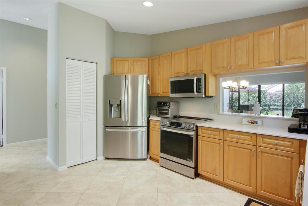 2616 La Cristal Circle