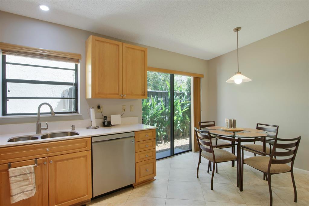 2616 La Cristal Circle