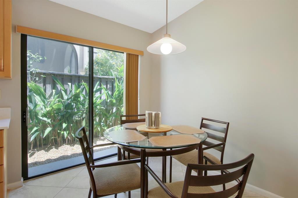 2616 La Cristal Circle