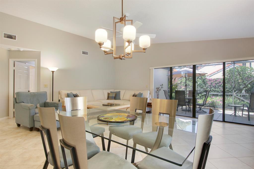 2616 La Cristal Circle