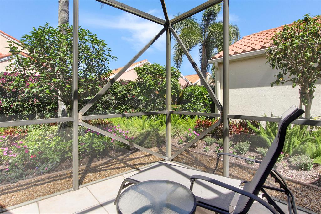 2616 La Cristal Circle