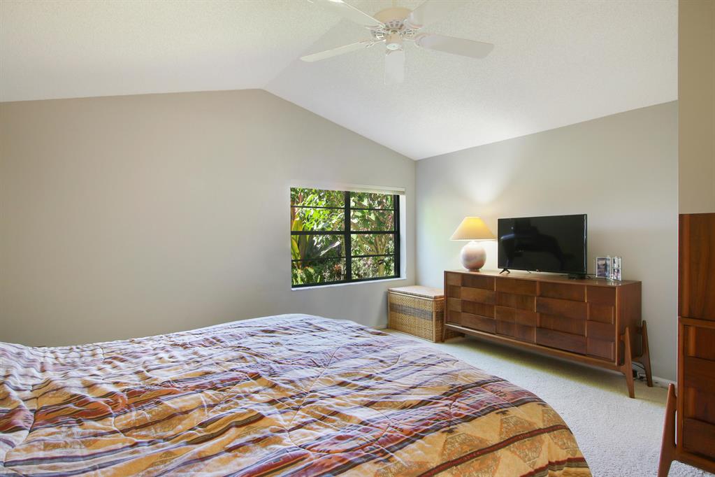 2616 La Cristal Circle