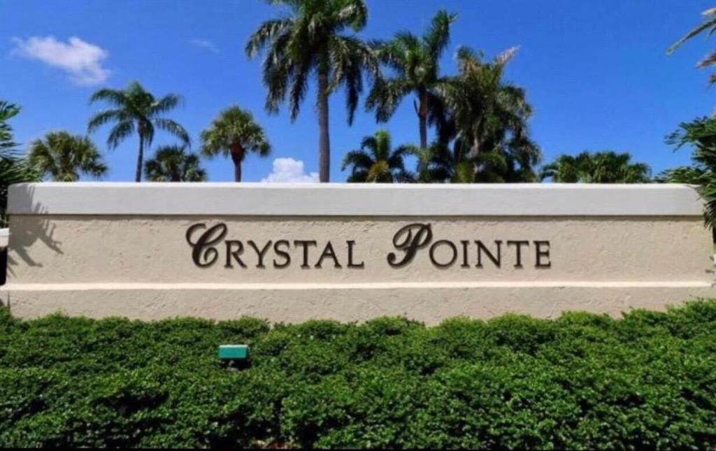 2616 La Cristal Circle
