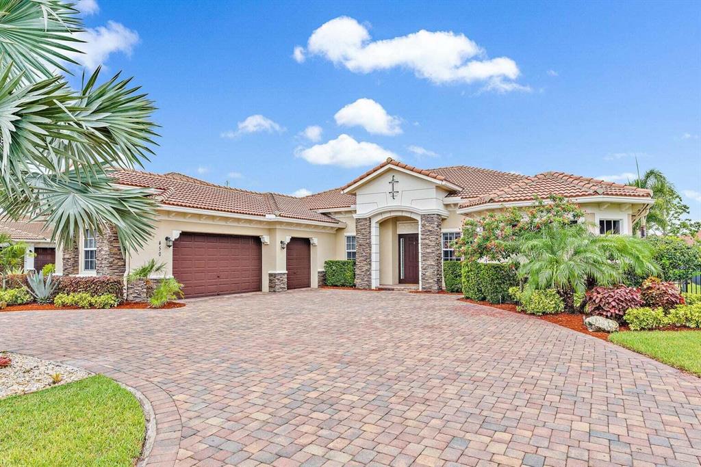 450 Rudder Cay Way