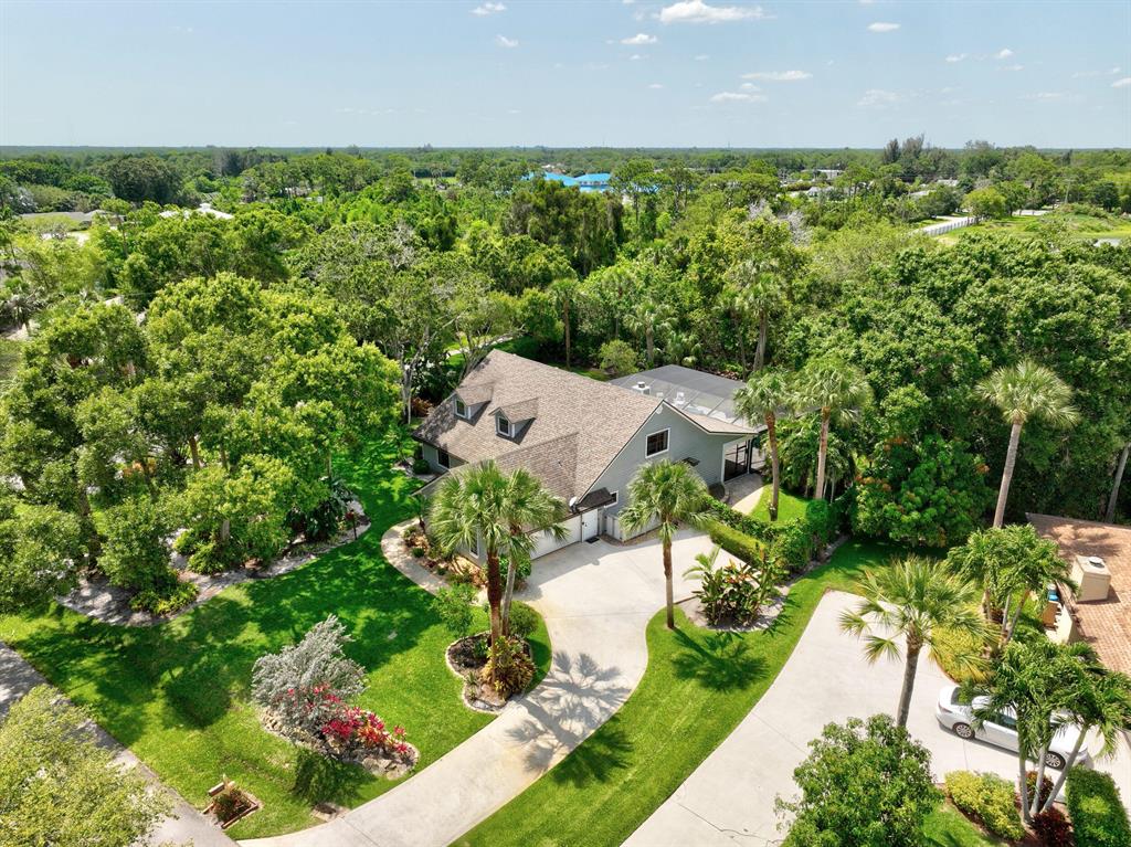 1091 SE Buttonwood Circle