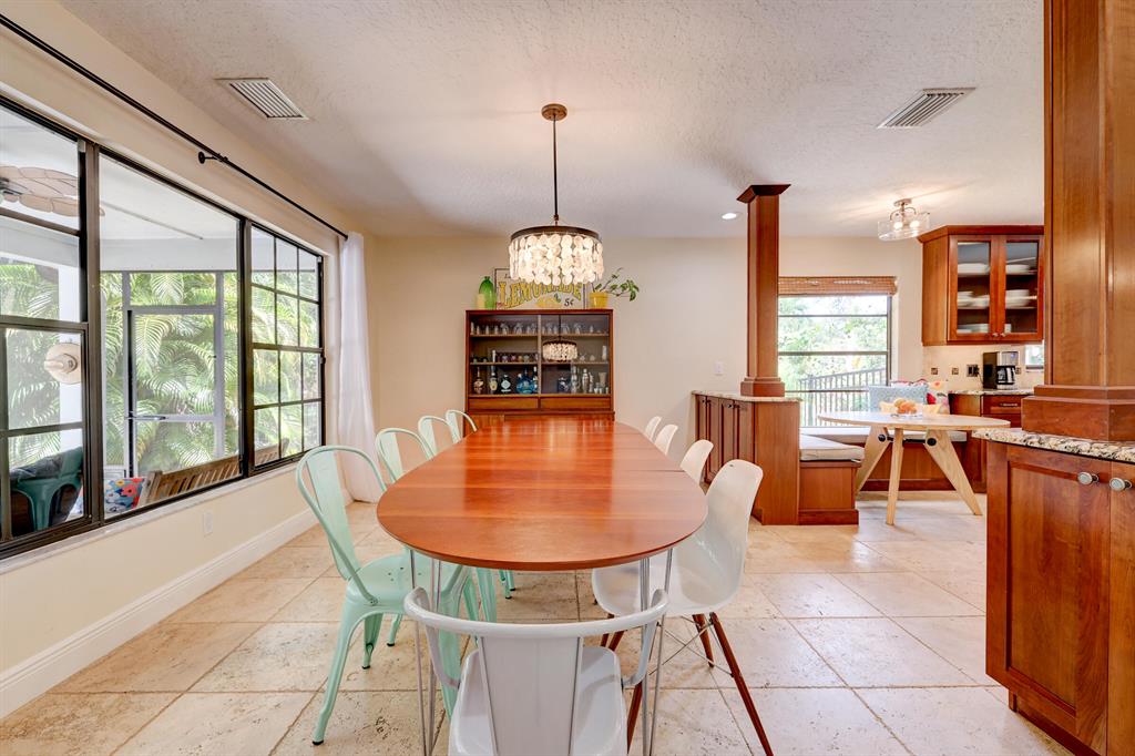 1091 SE Buttonwood Circle