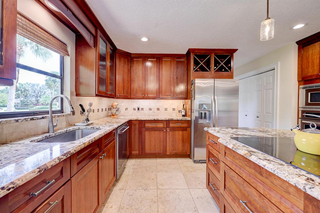 1091 SE Buttonwood Circle