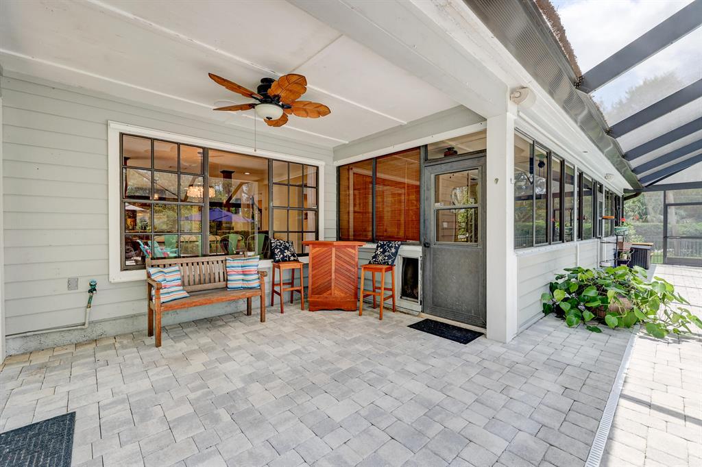 1091 SE Buttonwood Circle