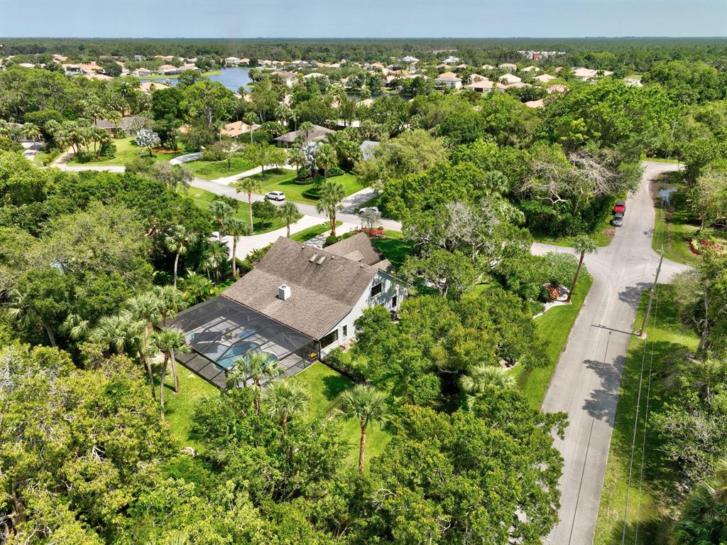 1091 SE Buttonwood Circle