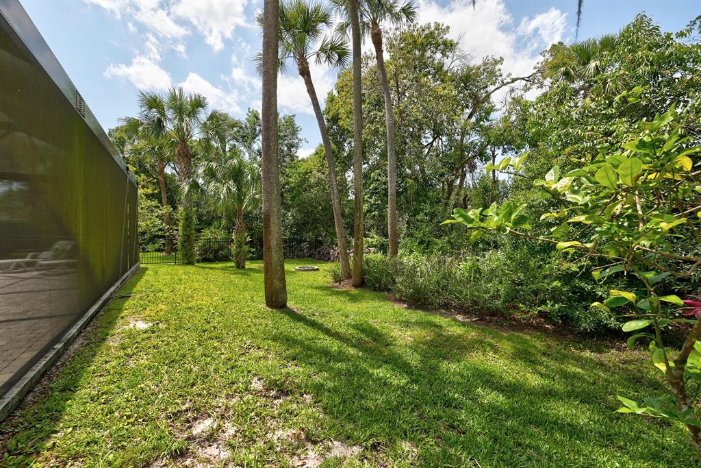 1091 SE Buttonwood Circle