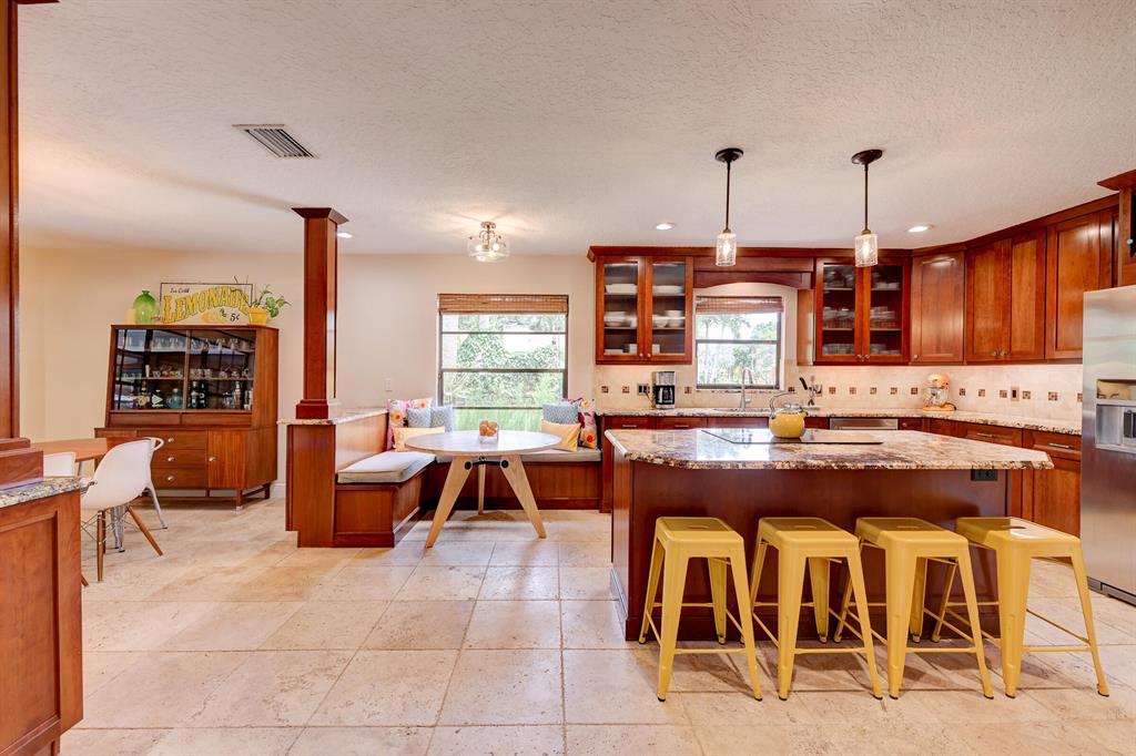 1091 SE Buttonwood Circle