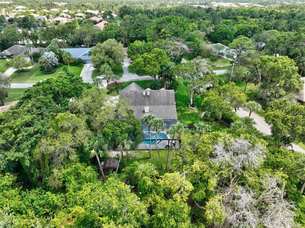 1091 SE Buttonwood Circle