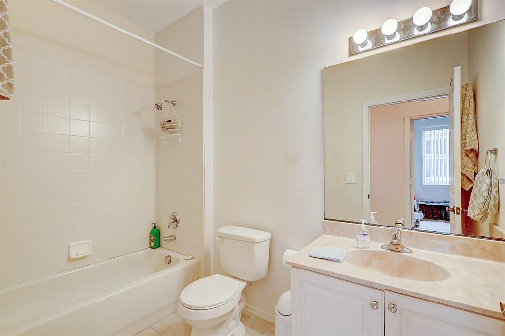 210 SW Maclay Way