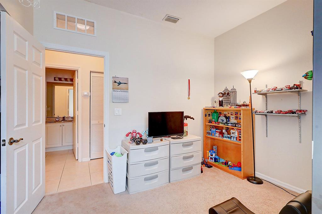 210 SW Maclay Way