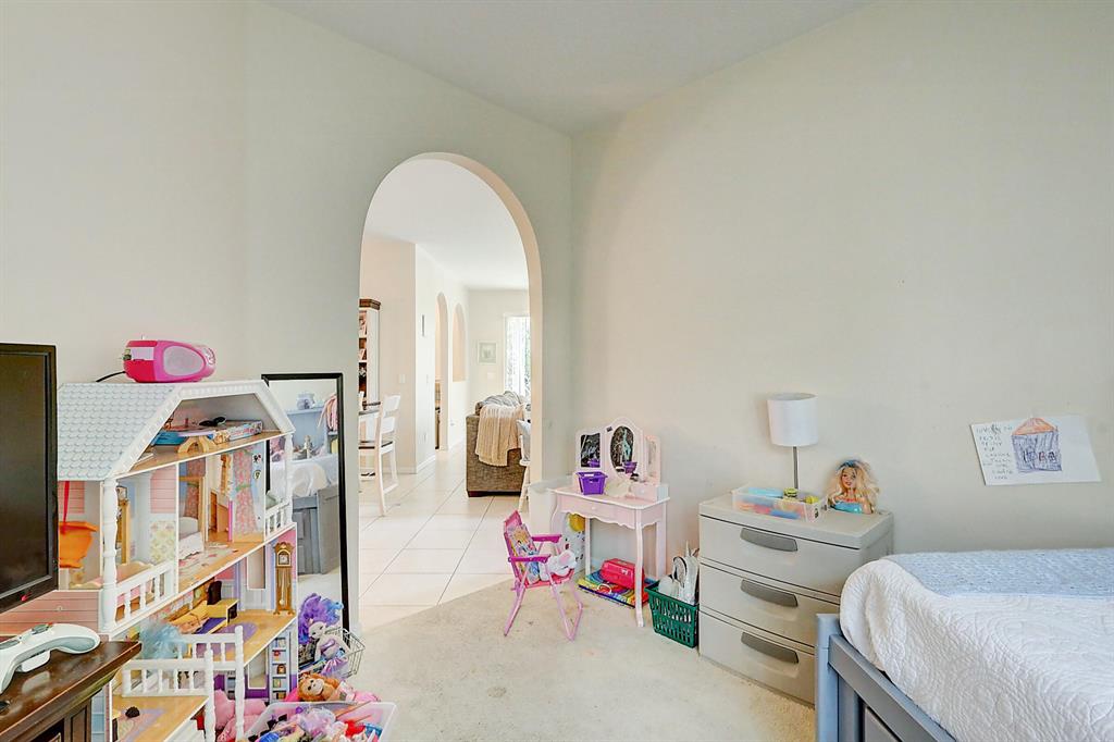 210 SW Maclay Way