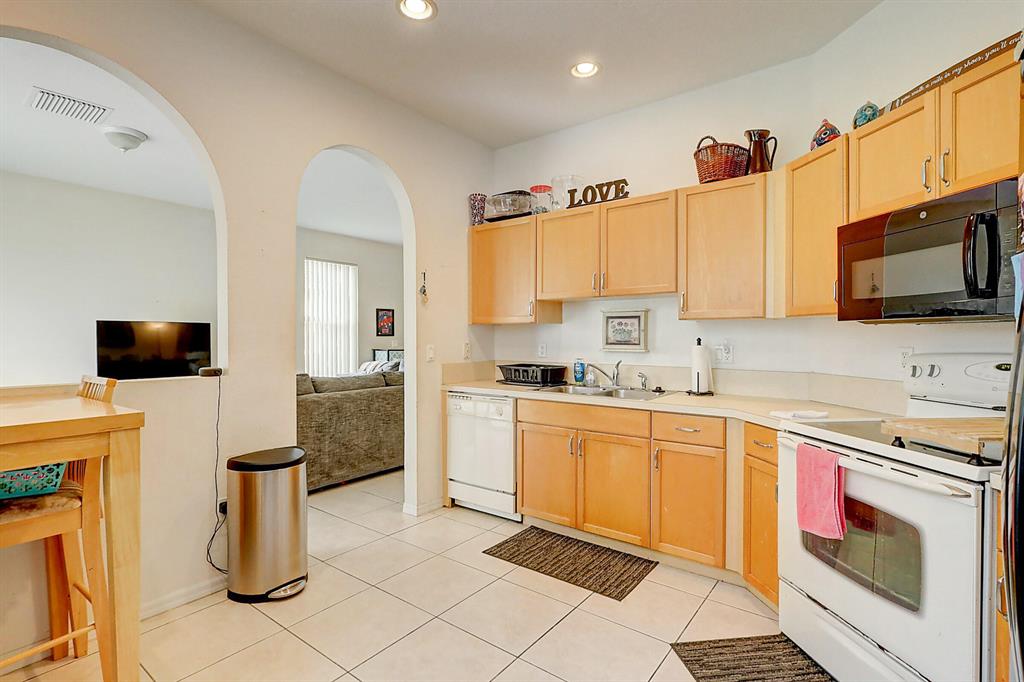 210 SW Maclay Way