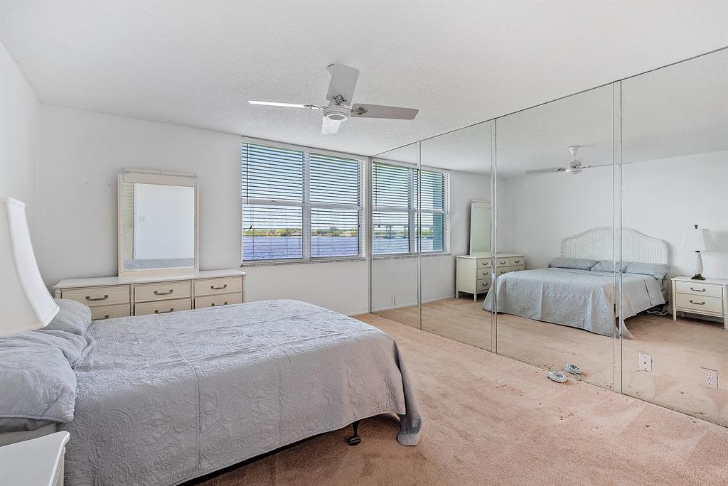 1950 SW Palm City Road 13206