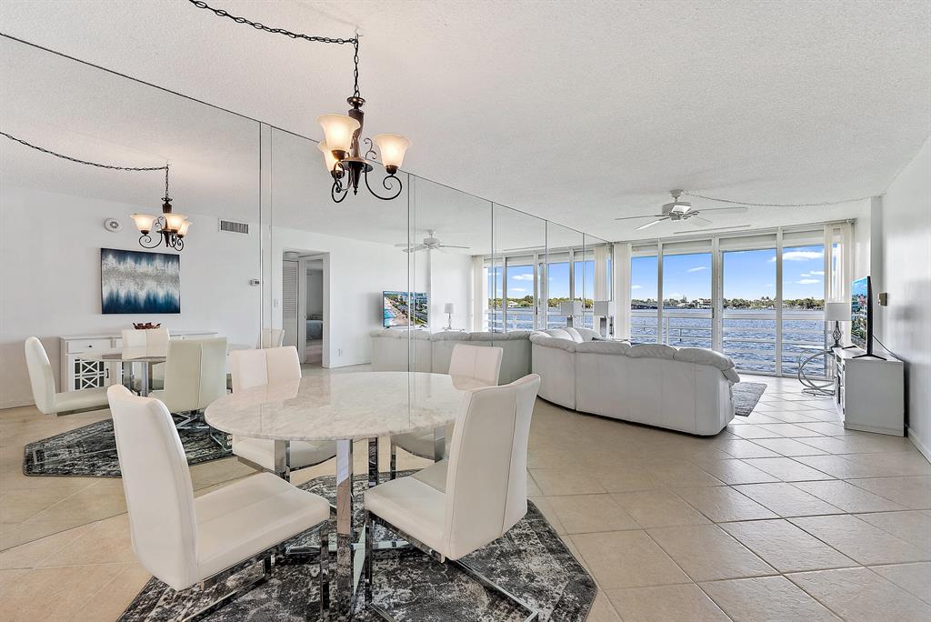 1950 SW Palm City Road 13206