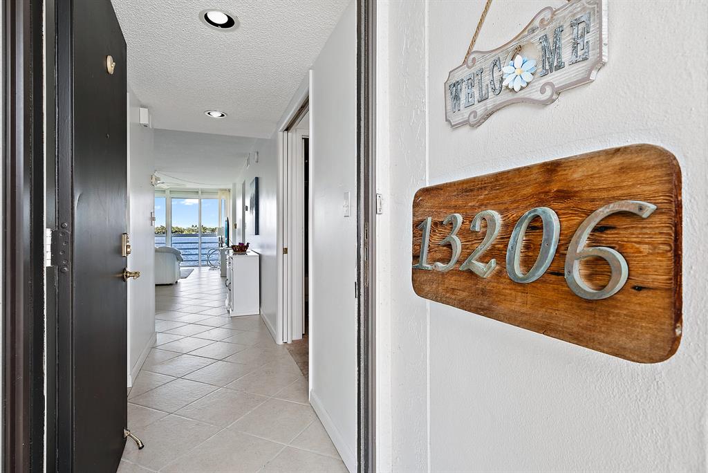 1950 SW Palm City Road 13206