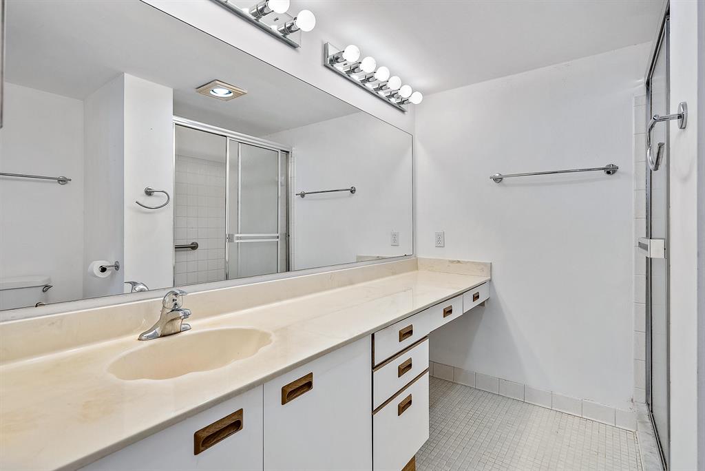 1950 SW Palm City Road 13206
