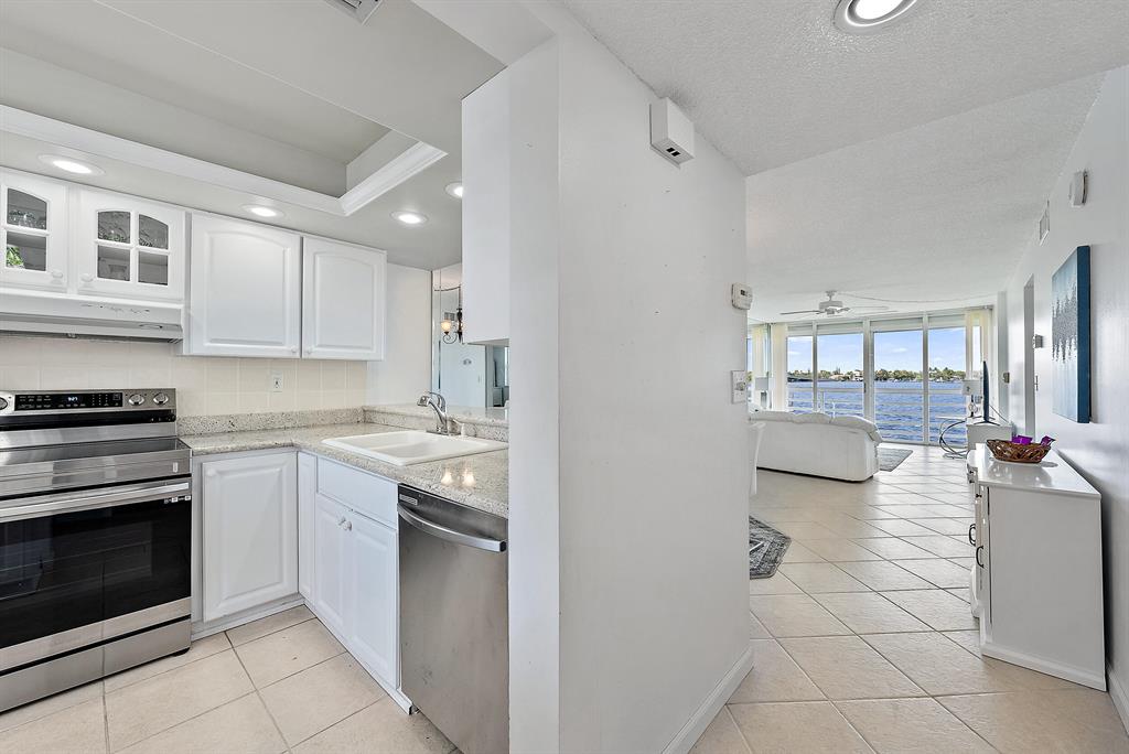 1950 SW Palm City Road 13206