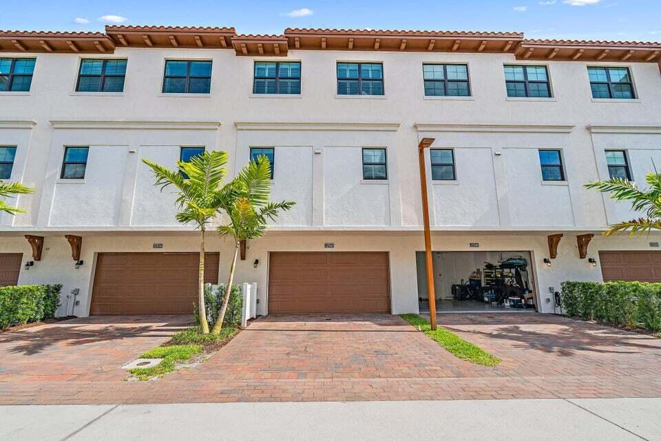 12516 Gross Pointe Drive