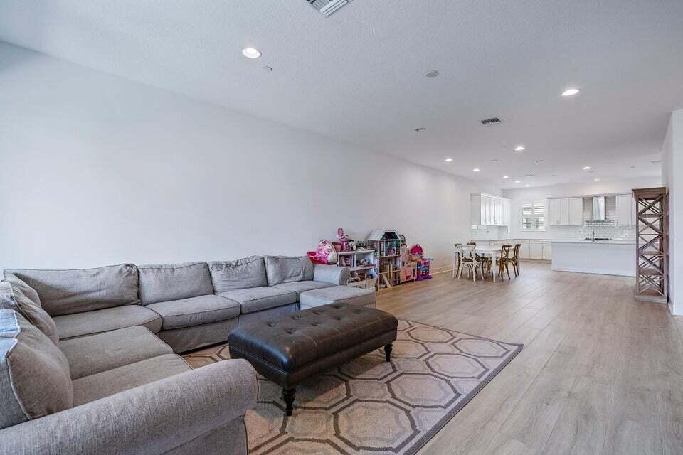 12516 Gross Pointe Drive