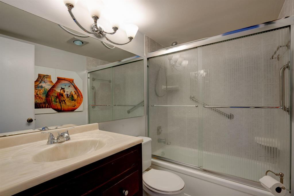 3056 Cornwall C