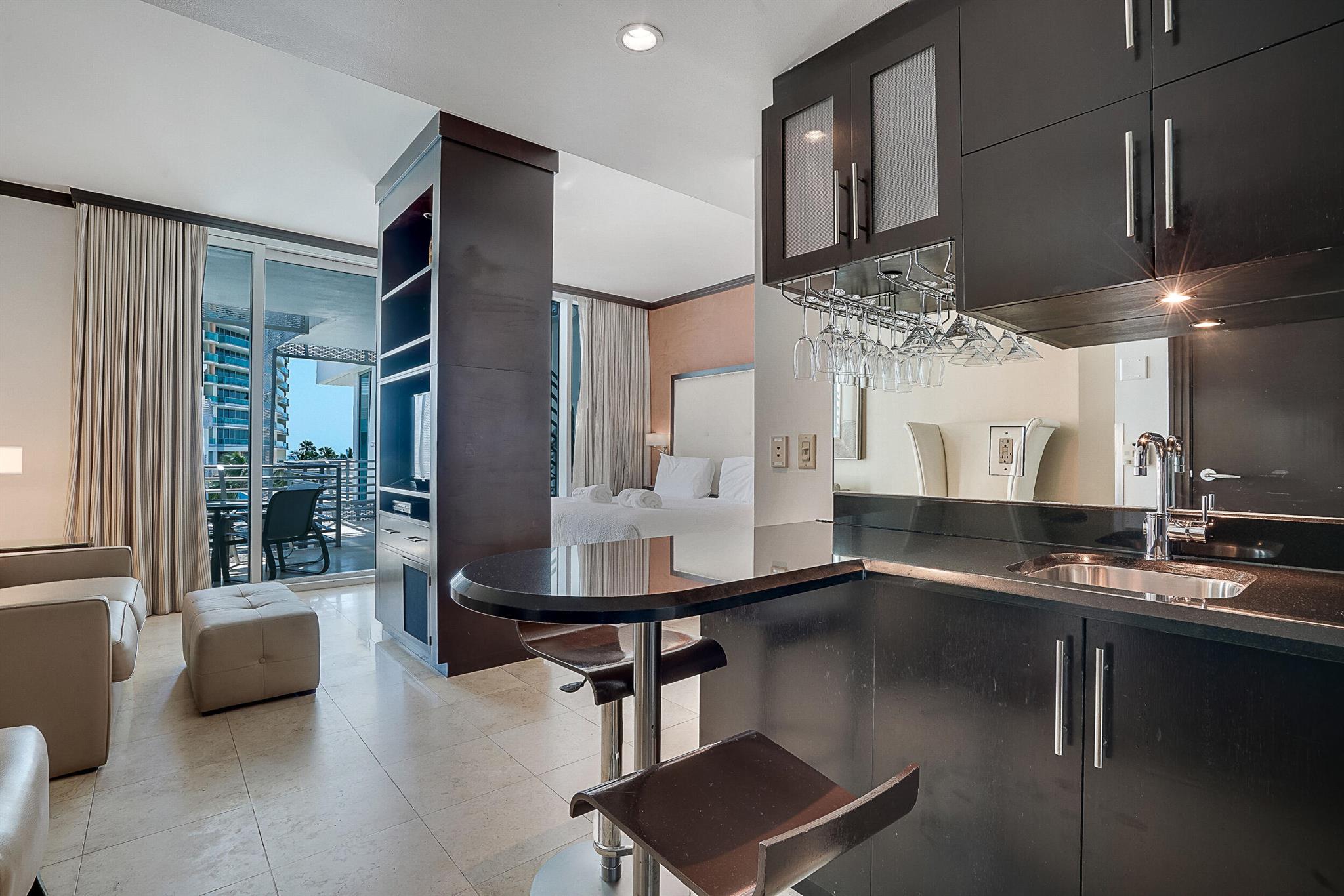1437 Collins Avenue Ph26