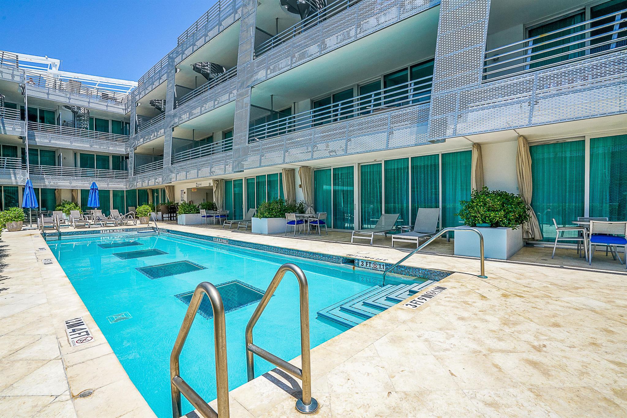1437 Collins Avenue Ph26